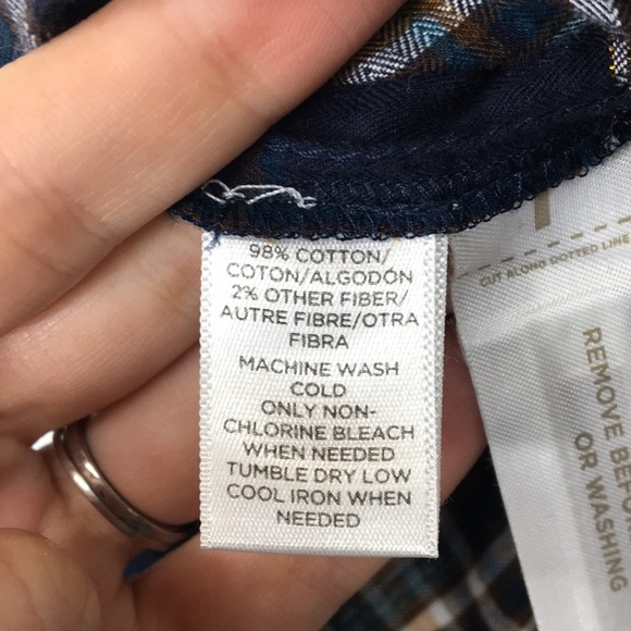 Loft Women’s Softened Navy Plaid Button-Down Shirt Size XS Like-NEW Condition - Picture 4 of 6